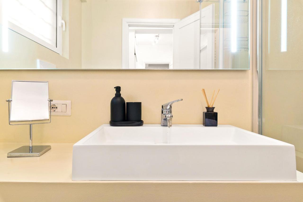 Peaceful Penthouse With Garage By Ndp Rent Apartment Rome Exterior photo